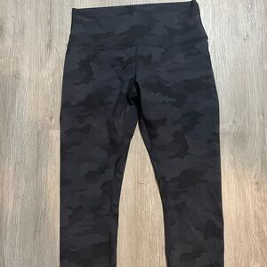 Lululemon Wunder Under Size 10 black camo cropped leggings new